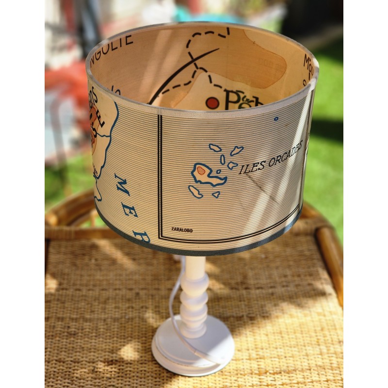 LAMPE ABAT JOUR recyclé piece unique carte ORIGINALE L'ECOSSE